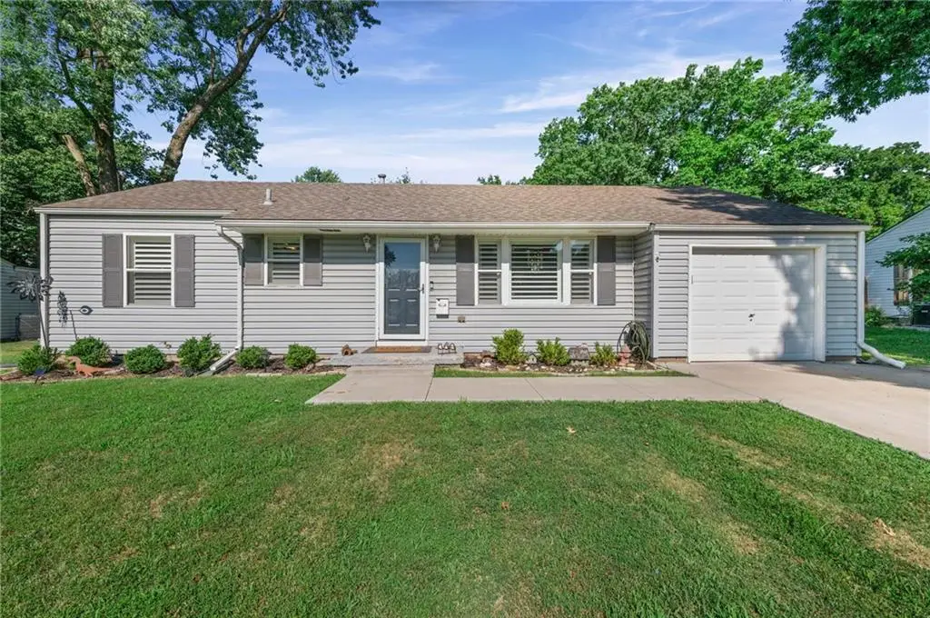 5520 Barton Lane, Shawnee, KS 66203 - #1