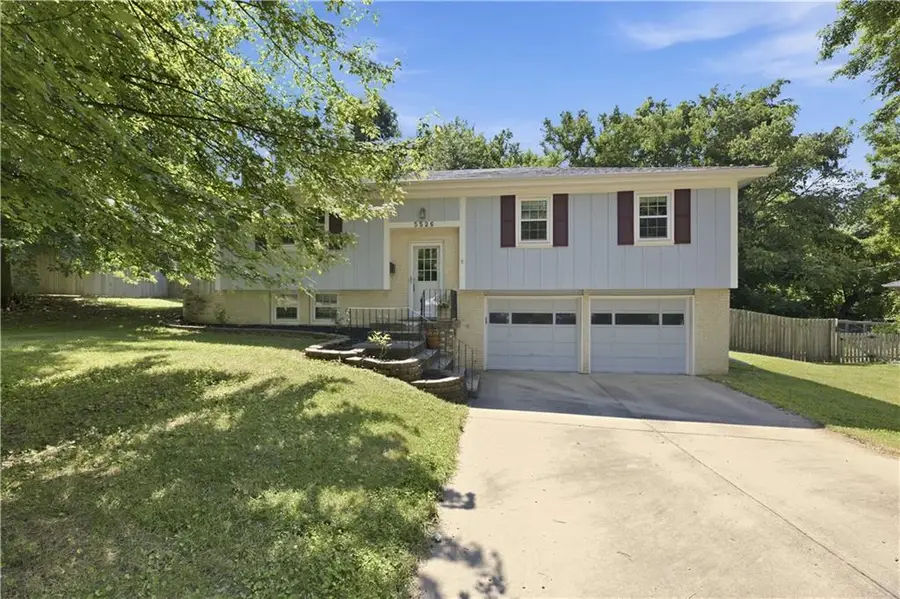 5526 Stearns Street, Shawnee, KS 66203 - #2