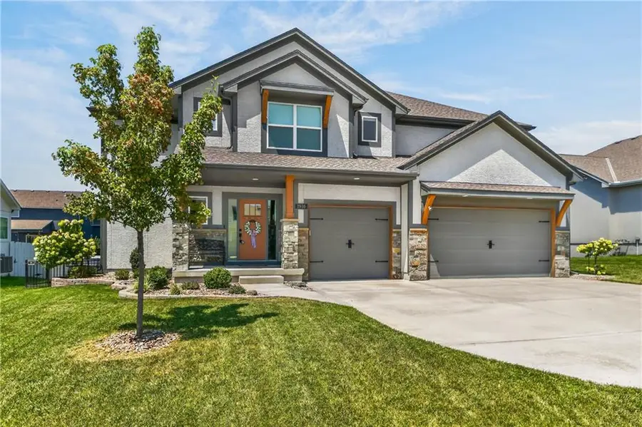 1910 NE 113th Terrace, Kansas City, MO 64155 - #2