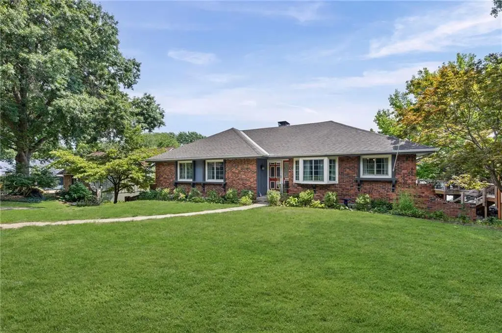 6829 Lakeshore Drive, Raytown, MO 64133 - #1
