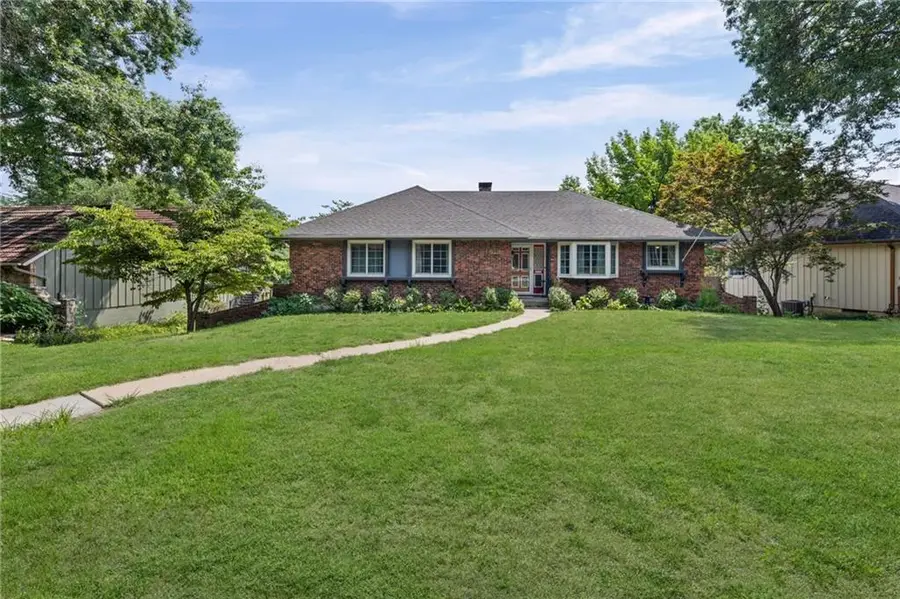 6829 Lakeshore Drive, Raytown, MO 64133 - #2