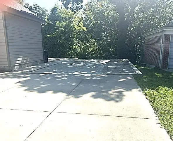 1222 N 2nd Street, Independence, KS 67301 - #3
