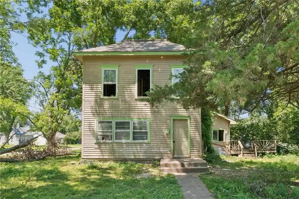 703 E 4th Street, Ottawa, KS 66067
