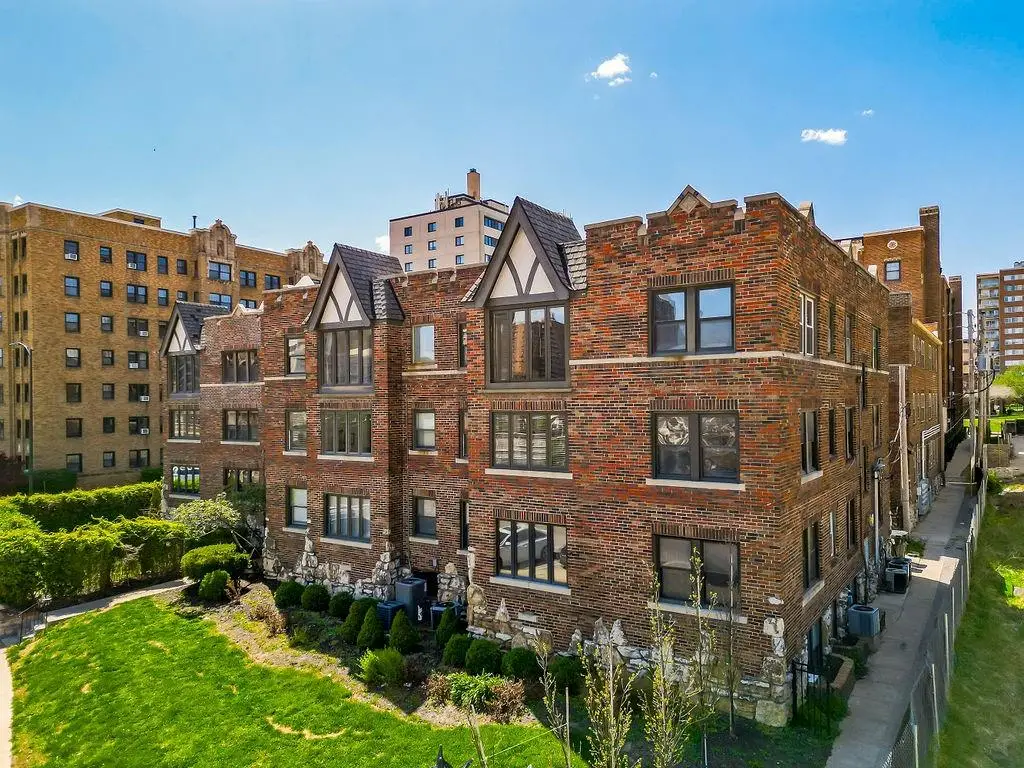 700 W 48th Street #202, Kansas City, MO 64112 - #1