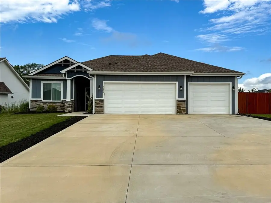 2617 Bridgewater Drive, Lawrence, KS 66046 - #2