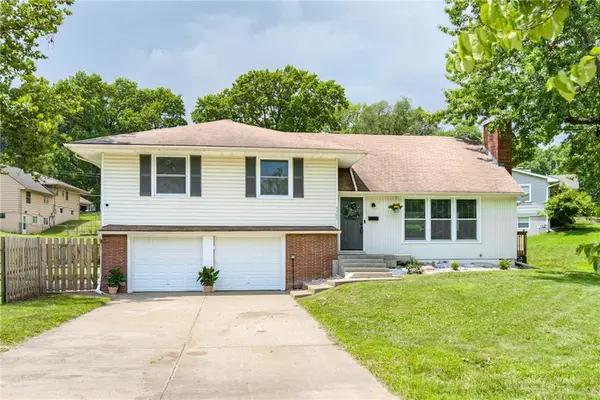 6502 N Main Street, Gladstone, MO 64118