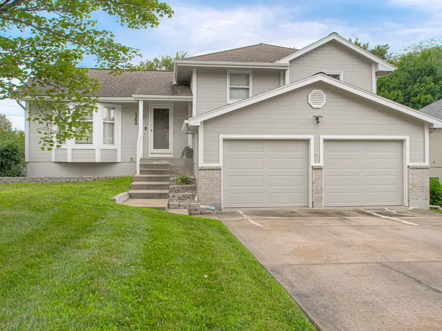 1200 Southcrest Drive, Blue Springs, MO 64015 - #2