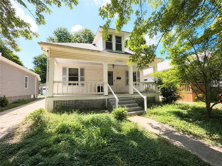 1104 S Sneed Avenue, Sedalia, MO 65301 - #2