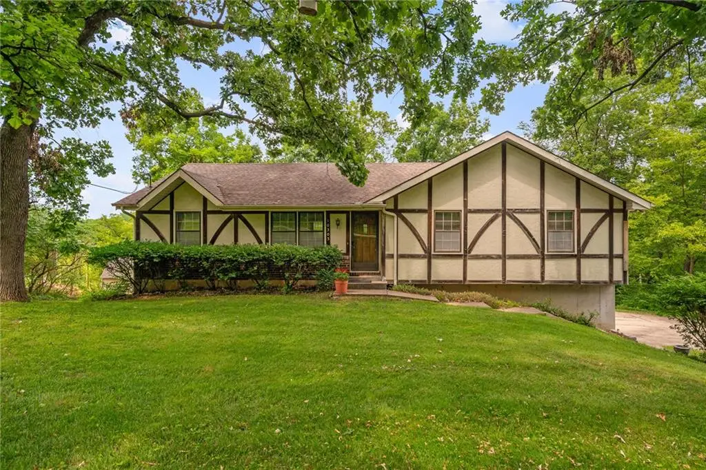 10305 NW Meadow Lane Circle, Kansas City, MO 64152 - #1