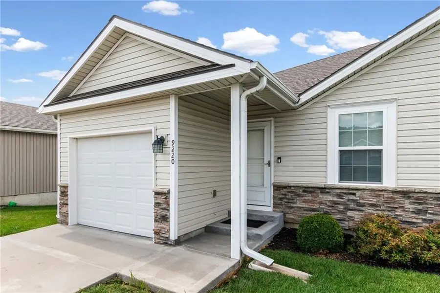 9220 N Gower Avenue, Kansas City, MO 64154 - #2