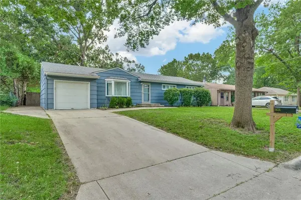1934 Clifton Court, Lawrence, KS 66046