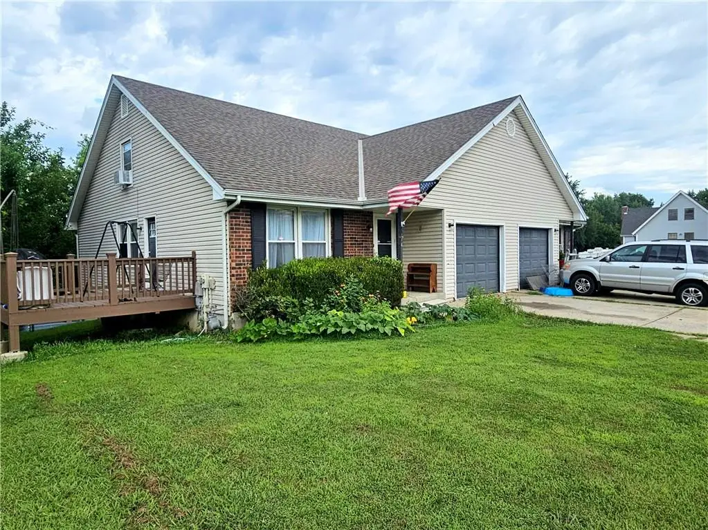 7014 Sobbie Road, Pleasant Valley, MO 64068 - #1