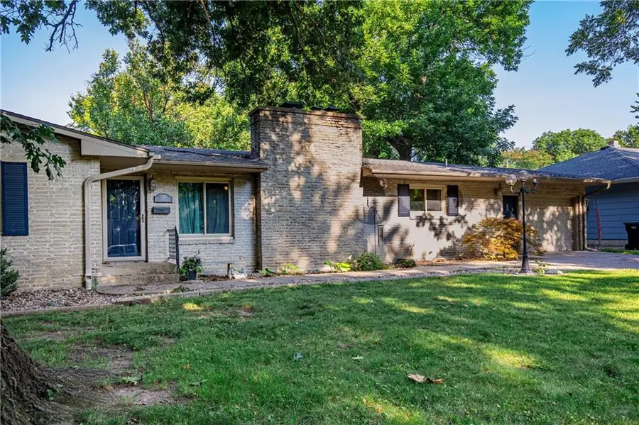 1324 S Oak Street, Ottawa, KS 66067 - #2