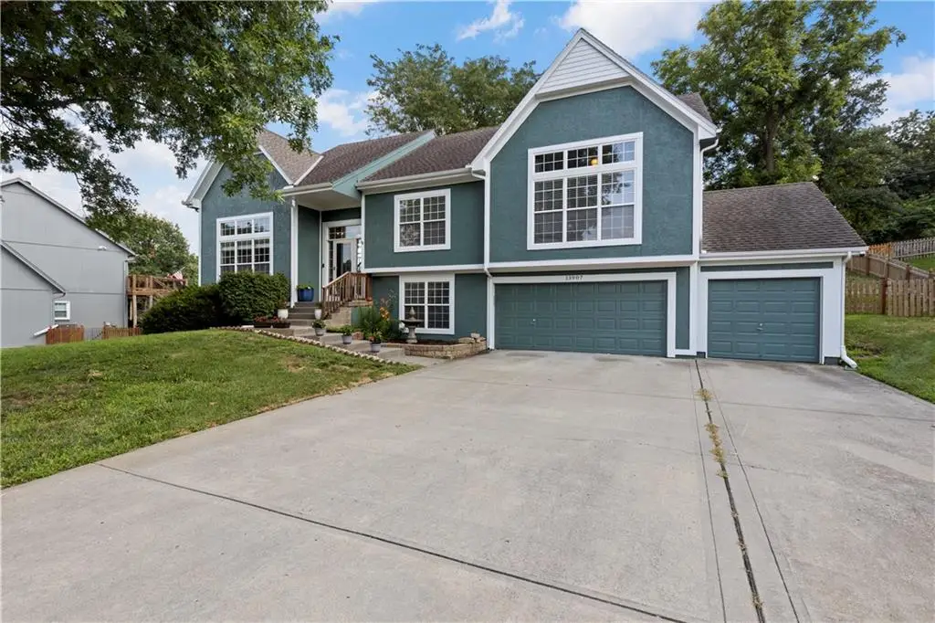 13907 W 58th Place, Shawnee, KS 66216 - #1