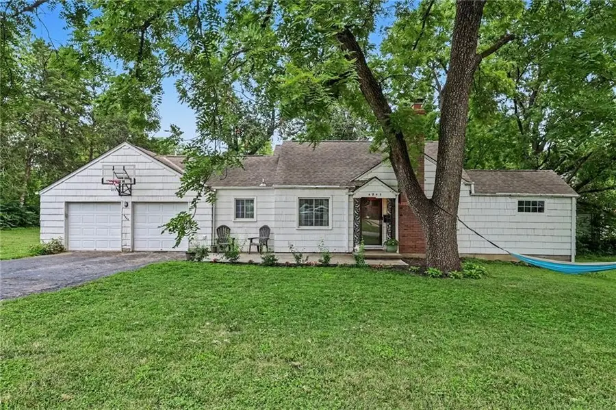 4945 N Lister Avenue, Kansas City, MO 64119 - #3