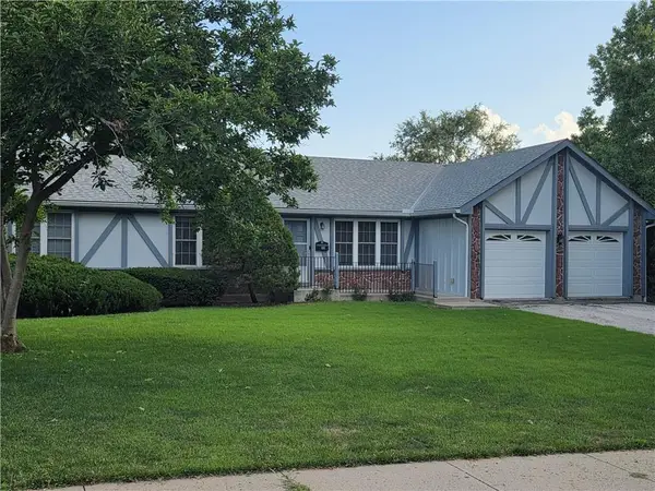 1121 W Elm Terrace, Olathe, KS 66061