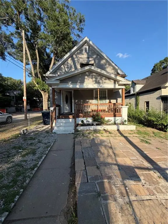 301 Myrtle Avenue, Kansas City, MO 64124 - #1