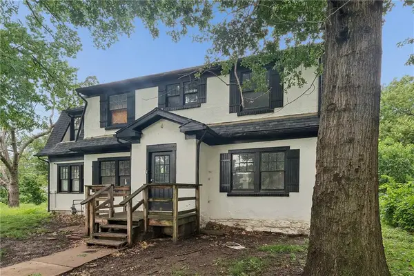 7344 Lydia Avenue, Kansas City, MO 64131