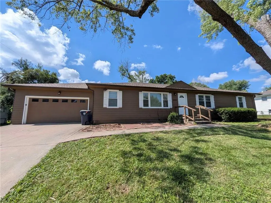 8905 E 29th Street, Kansas City, MO 64129 - #1