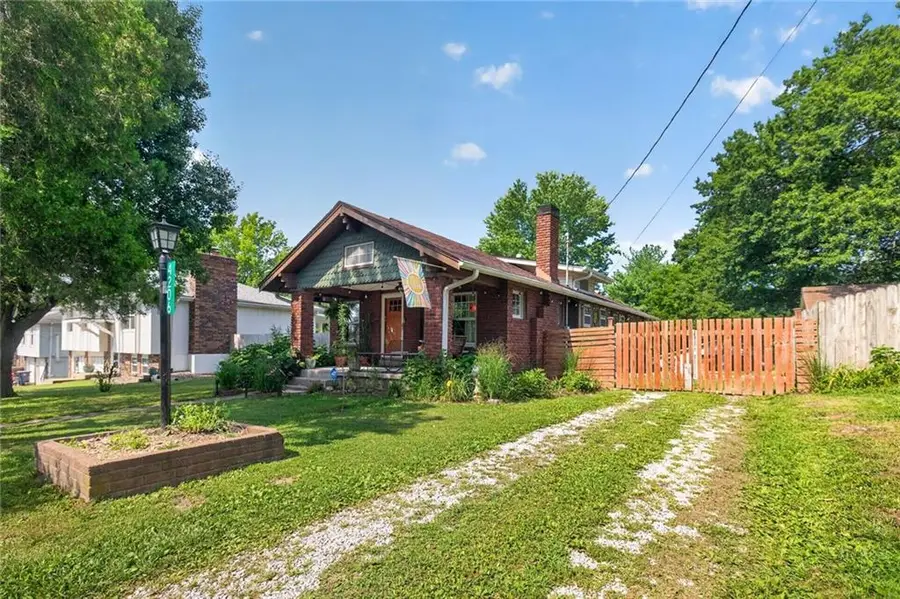 4206 N Kansas Avenue, Kansas City, MO 64117 - #2