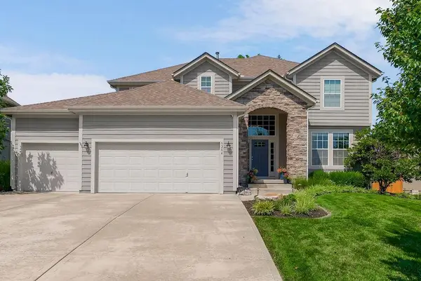 5204 W Meadow View Drive, Shawnee, KS 66226