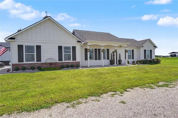 676 E 1375 Road, Lawrence, KS 66046