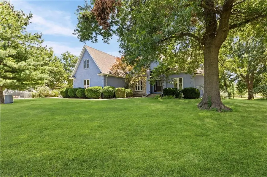 5253 W 215th Street, Bucyrus, KS 66013 - #2