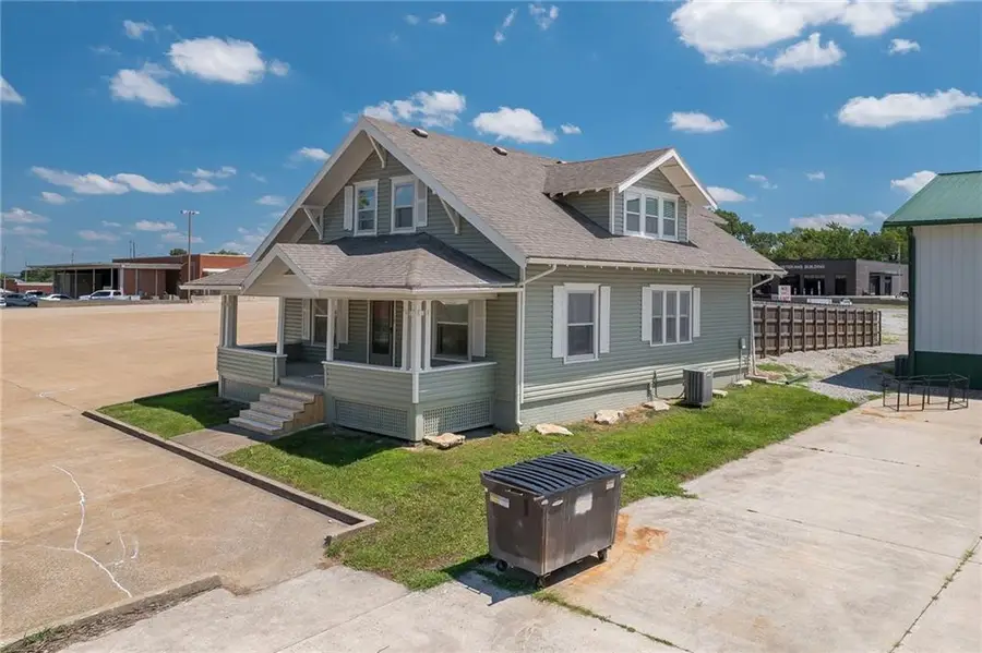 911 Cherry Street, Chillicothe, MO 64601 - #3