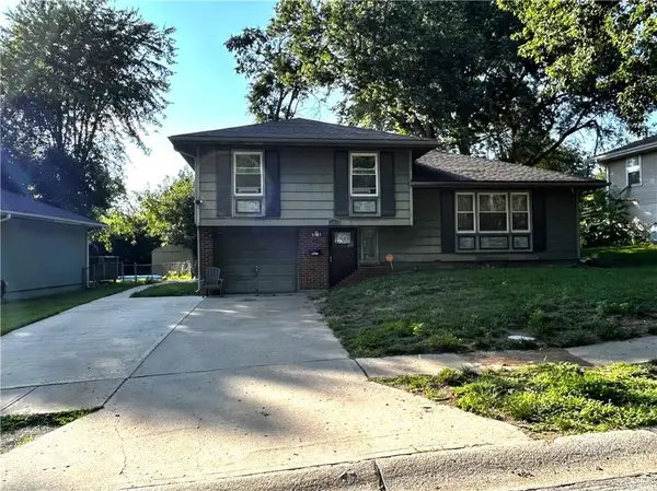 11902 Fremont Avenue, Grandview, MO 64030