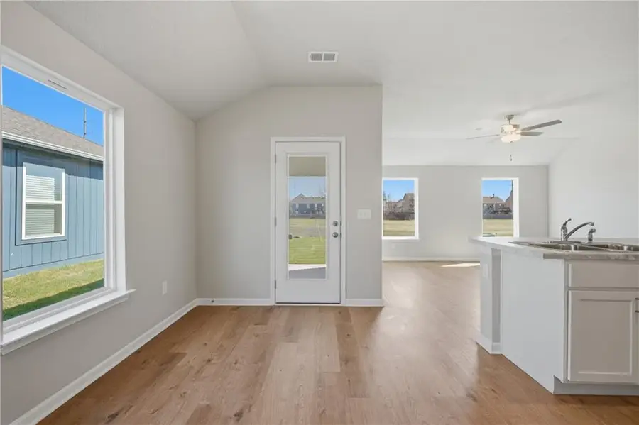 20271 W 195th Street, Spring Hill, KS 66083 - #2