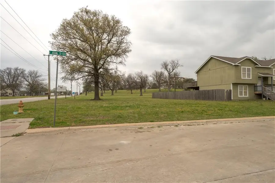 202 E John Street, Coffeyville, KS 67337 - #2