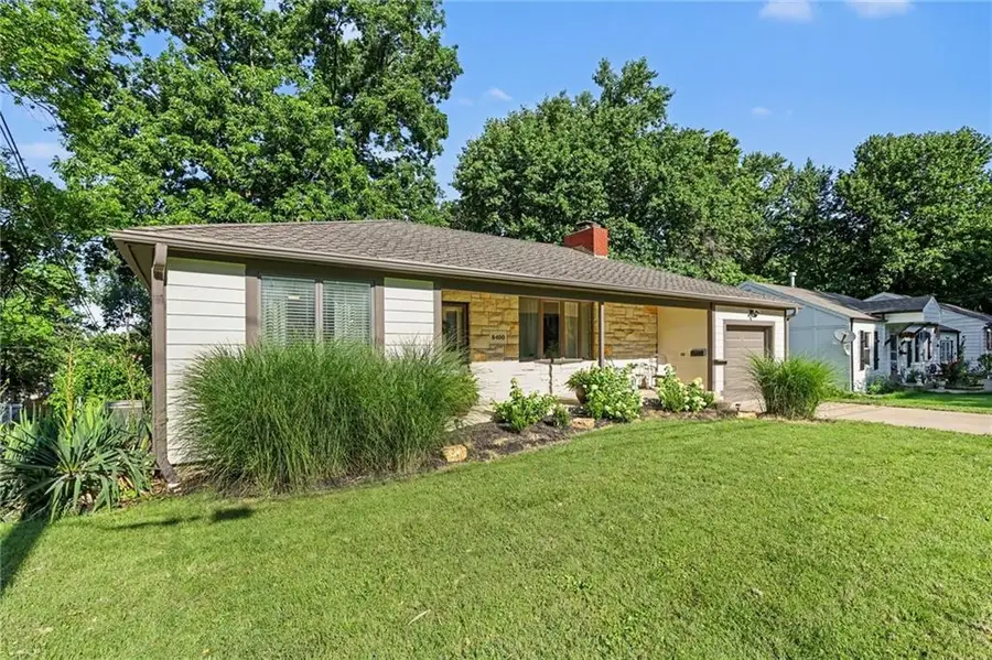 8400 Riggs Street, Overland Park, KS 66212 - #2