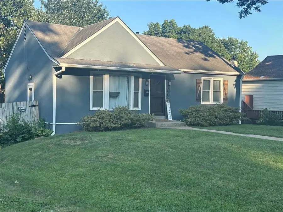 1905 N 31 Street, Saint Joseph, MO 64506 - #2