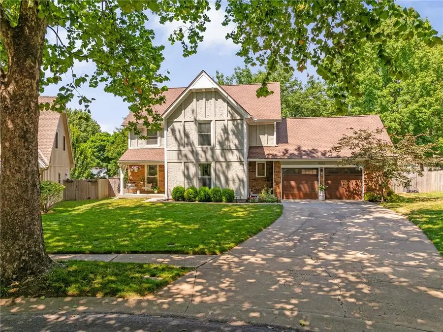 9202 W 112th Terrace, Overland Park, KS 66210 - #2