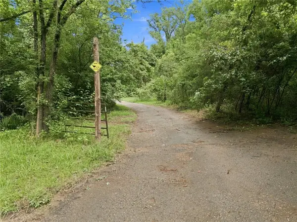 12210 214th Street, Linwood, KS 66052
