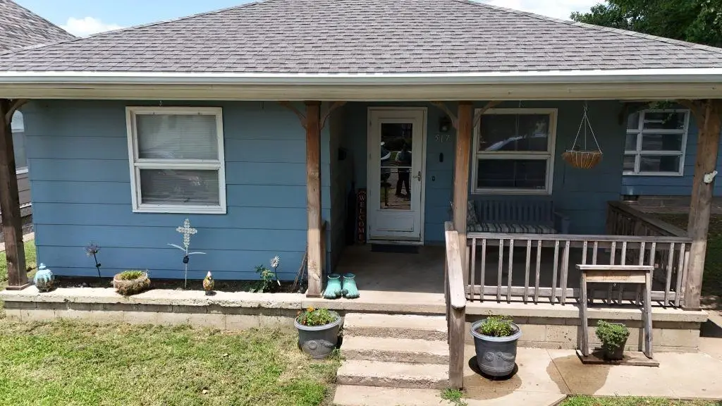 517 Kentucky Street, Saint Joseph, MO 64504 - #1