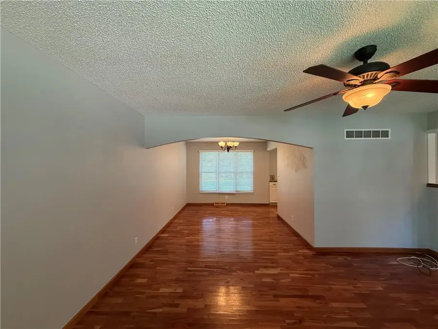 505 S Ridge Drive, Olathe, KS 66061 - #3