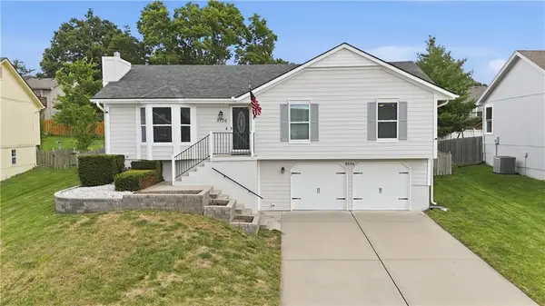 2136 SW Sterling Drive, Lee's Summit, MO 64081