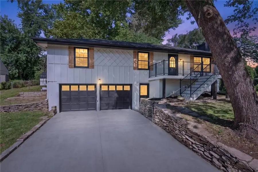 5704 Ewing Avenue, Kansas City, MO 64129 - #2