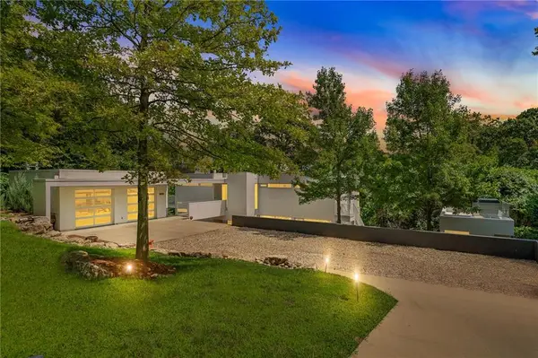 20602 Crickett Lane, Lenexa, KS 66220