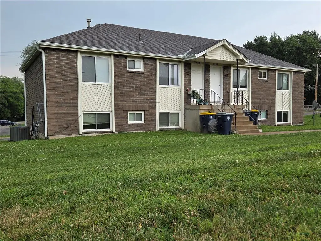5725 N Northwood Road, Kansas City, MO 64151 - #1