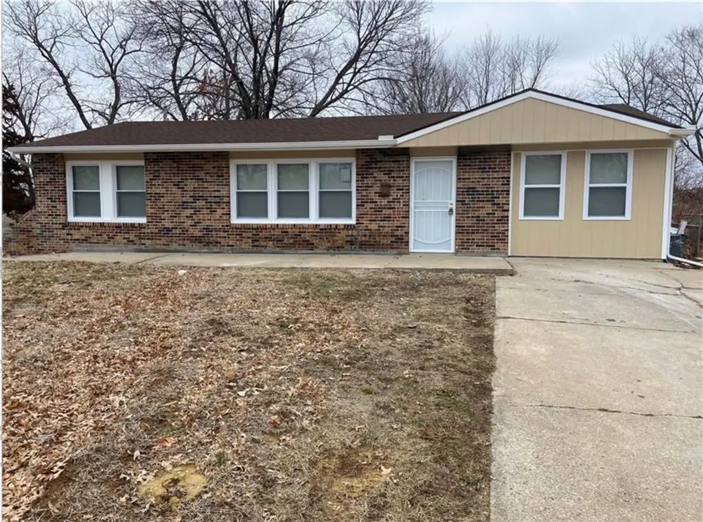 10706 Cambridge Avenue, Kansas City, MO 64134 - #1