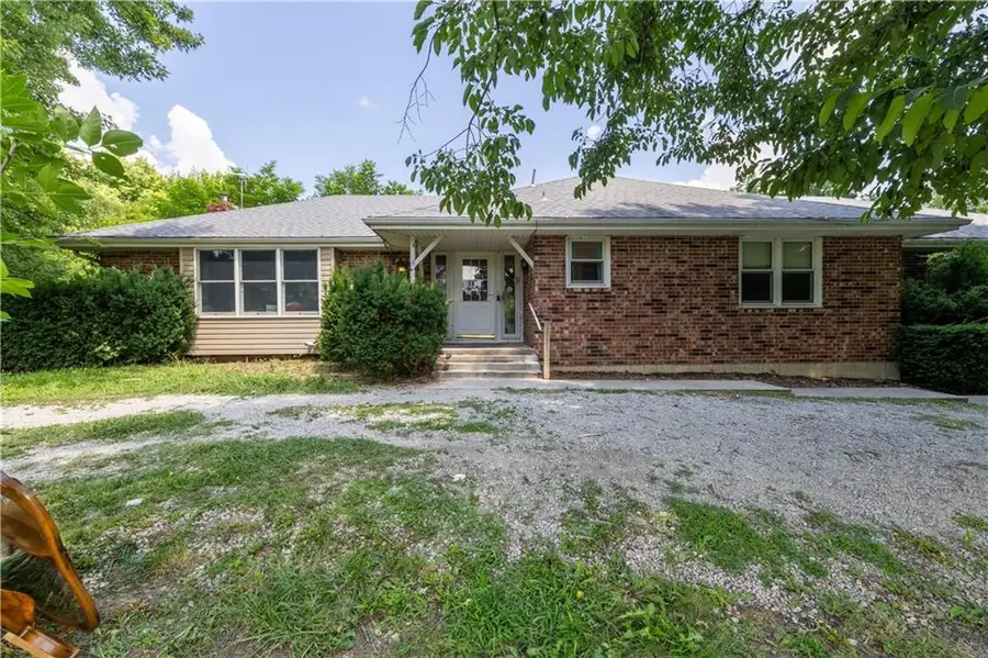 5507 Woodbine Road, Saint Joseph, MO 64505 - #2