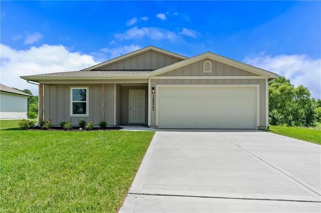 20263 W 195th Street, Spring Hill, KS 66083 - #1