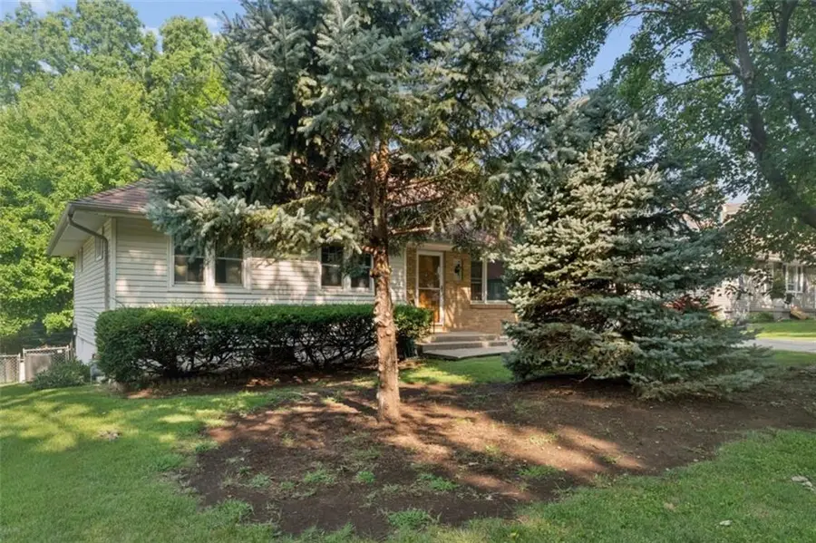 9346 Mackey Street, Overland Park, KS 66212 - #3