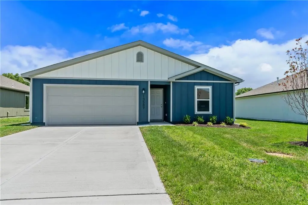 19507 Lincoln Street, Spring Hill, KS 66083 - #1