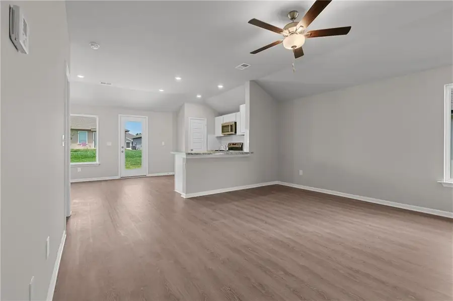 20270 W 195th Street, Spring Hill, KS 66083 - #3