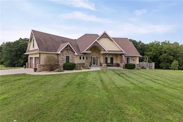 564 NW 41 Road, Warrensburg, MO 64093