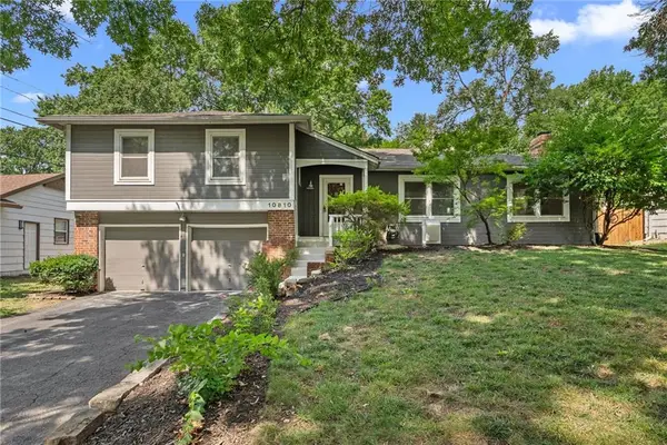 10810 Oak Street, Kansas City, MO 64114
