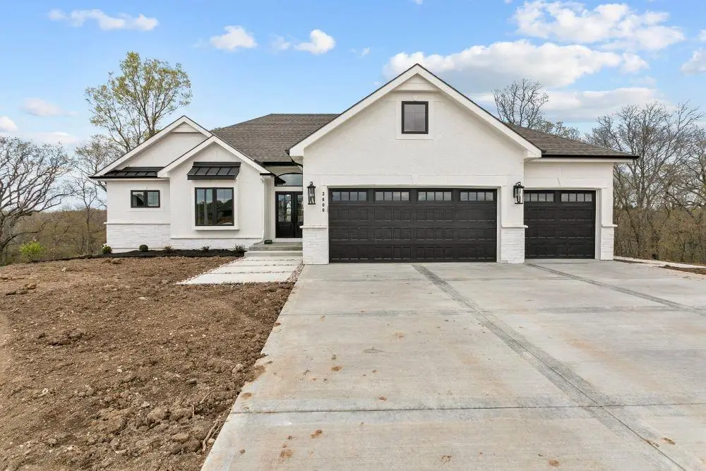 8714 N Farley Avenue, Kansas City, MO 64157 - #1